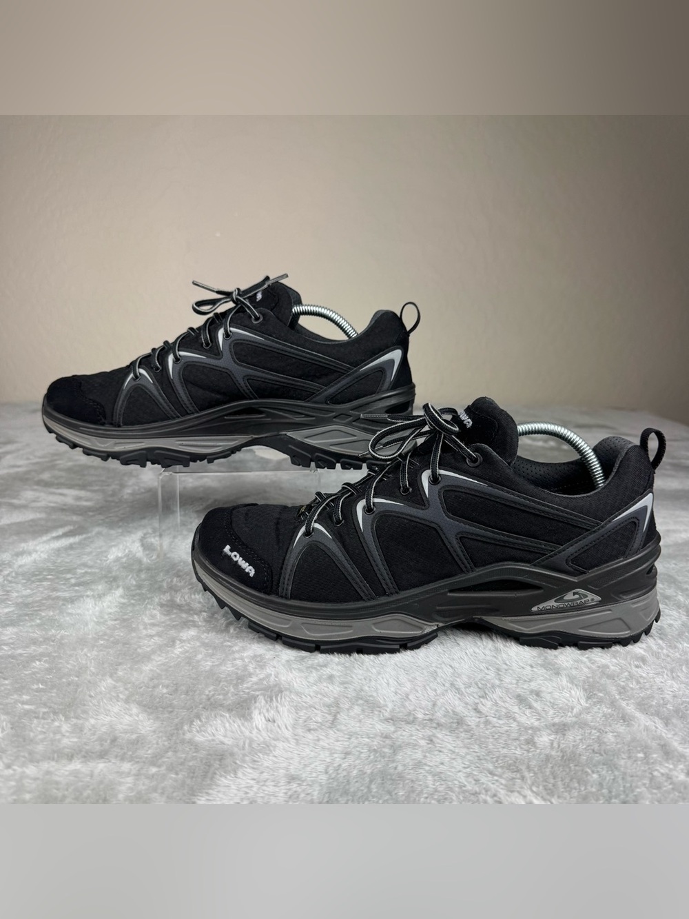 Lowa Innox Pro Lo GTX Hiking Shoes Men’s Black Gore-Tex Trail Shoes